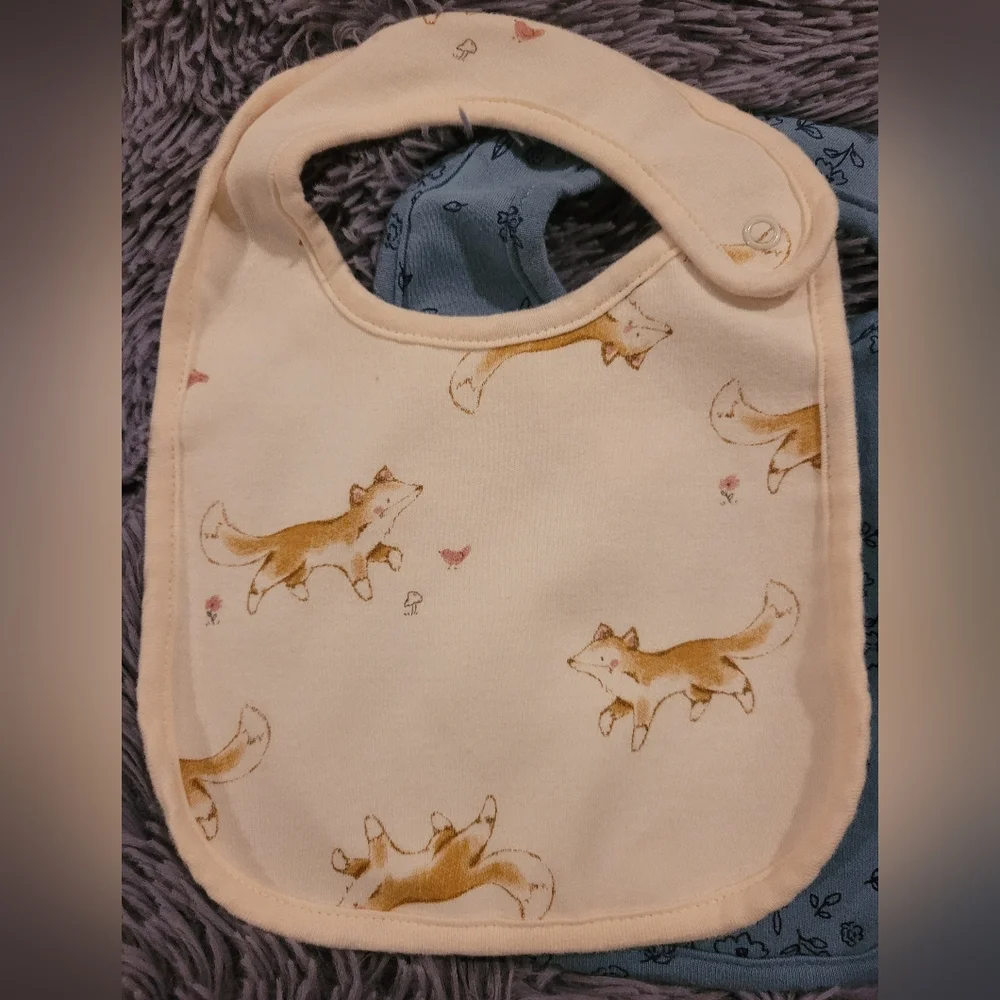 NWOT 5 Assorted Baby Bib Set